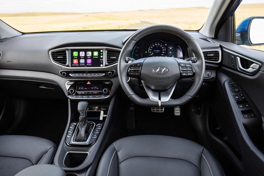 Торпедо Hyundai IONIQ hybrid (AE) 2018 года  (AU) (фото 35 из 42)